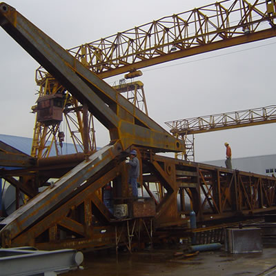 Mast and substructure