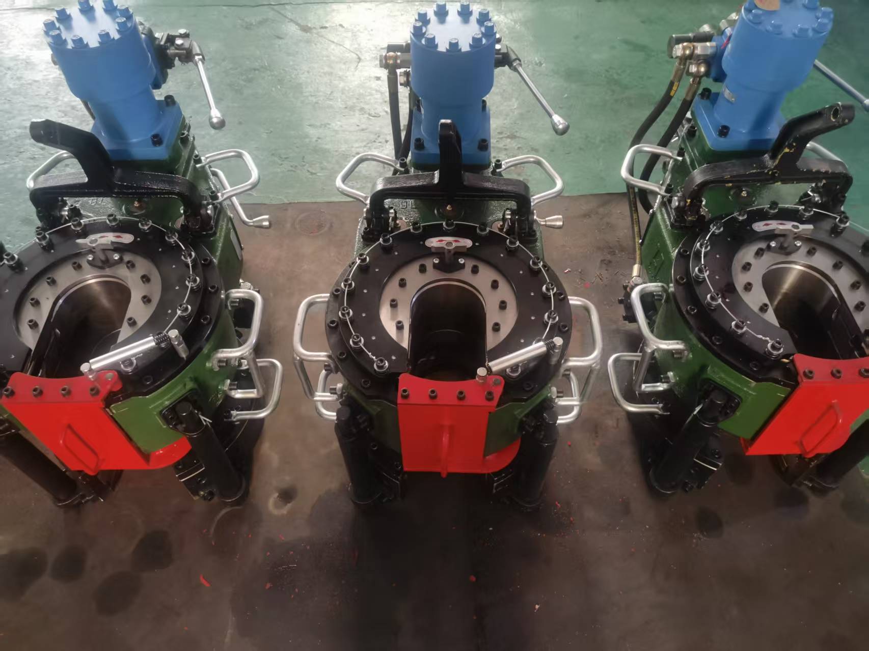 Hydraulic power tong